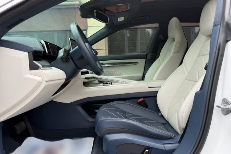 Used Zeekr 001 2022 Long-Range Dual-Motor WE Edition Interior 2