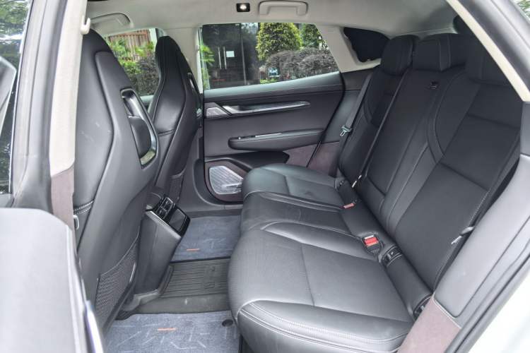 Used Zeekr 001 2022 Long-Range Dual-Motor WE Edition Interior 3