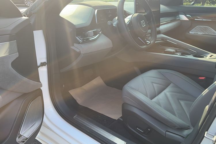 Used Zeekr 001 2022 Long-Range Dual-Motor WE Edition Interior 4