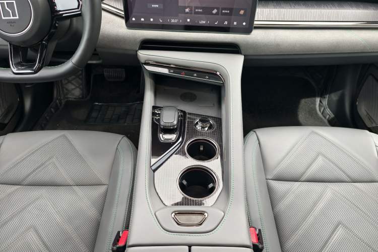 Used Zeekr 001 2022 Ultra-Long Range Dual-Motor ME Version Interior 4