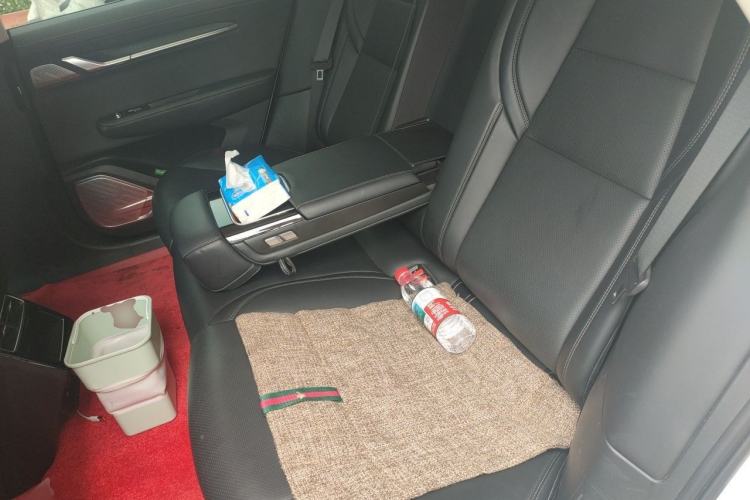 Used Zeekr 001 2022 Long-Range Dual-Motor WE Edition Interior 4