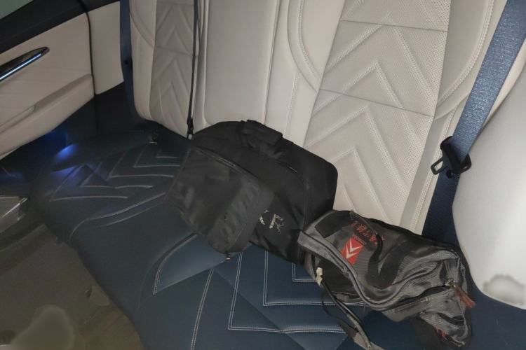 Used Zeekr 001 2022 Long-Range Dual-Motor WE Edition Interior 4
