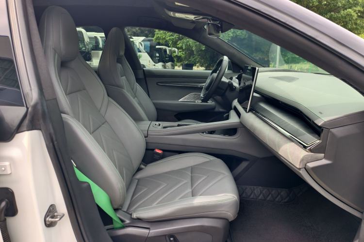 Used Zeekr 001 2022 Ultra-Long Range Dual-Motor ME Version Interior 5