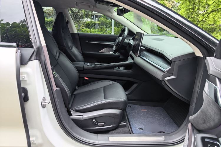 Used Zeekr 001 2022 Long-Range Dual-Motor WE Edition Interior 5