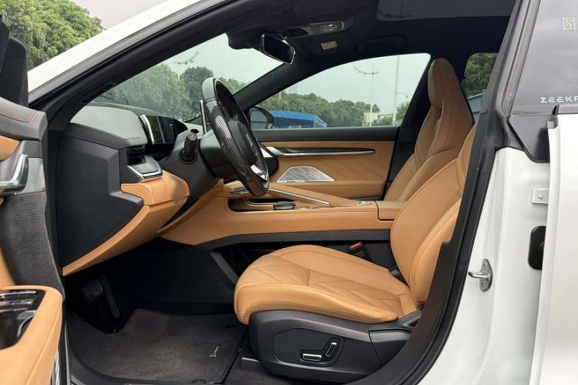 Used Zeekr 001 2022 Long-Range Dual-Motor WE Edition Interior 7