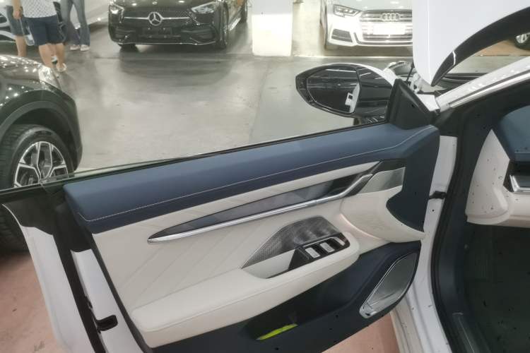 Used Zeekr 001 2022 Ultra-Long Range Single-Motor WE Version Interior 7