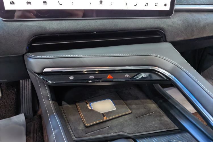 Used Zeekr 001 2022 Long-Range Dual-Motor WE Edition Interior 7