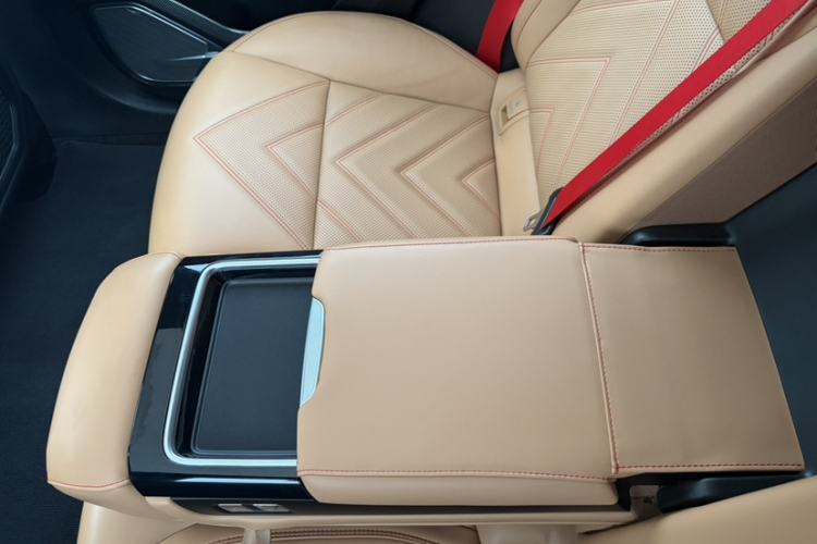 Used Zeekr 001 2022 Long-Range Dual-Motor WE Edition Interior 8