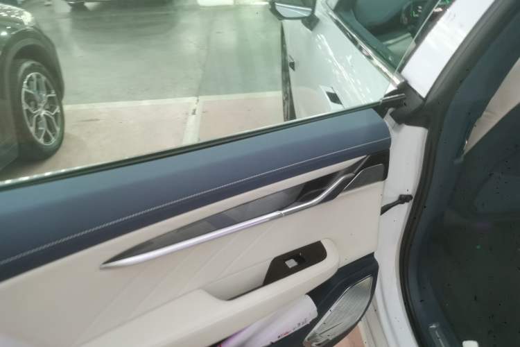 Used Zeekr 001 2022 Ultra-Long Range Single-Motor WE Version Interior 8