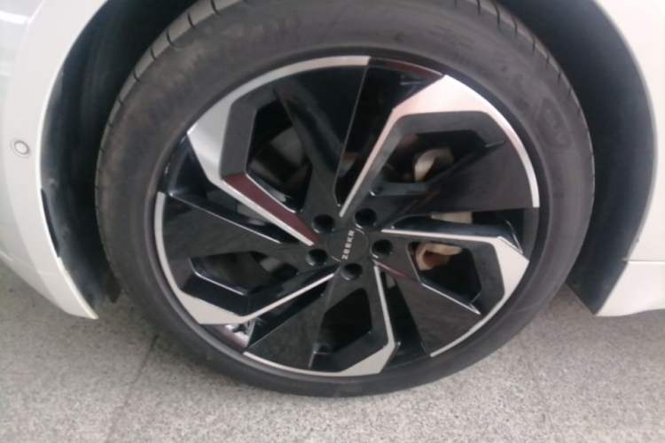 Used Zeekr 001 2022 Long-Range Dual-Motor WE Edition Left Front Wheel Hub