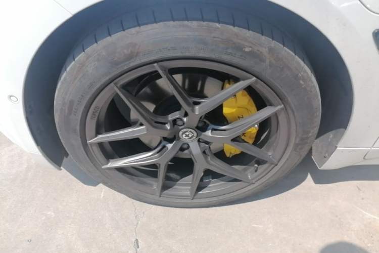 Used Zeekr 001 2022 Long-Range Dual-Motor WE Edition Left Front Wheel Hub