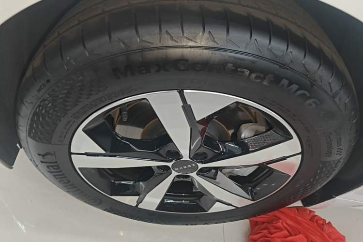 Used Zeekr 001 2022 Long-Range Dual-Motor WE Edition Left Front Wheel Hub