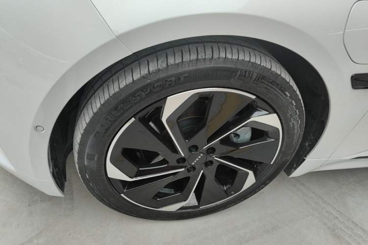 Used Zeekr 001 2022 Long-Range Dual-Motor WE Edition Left Front Wheel Hub