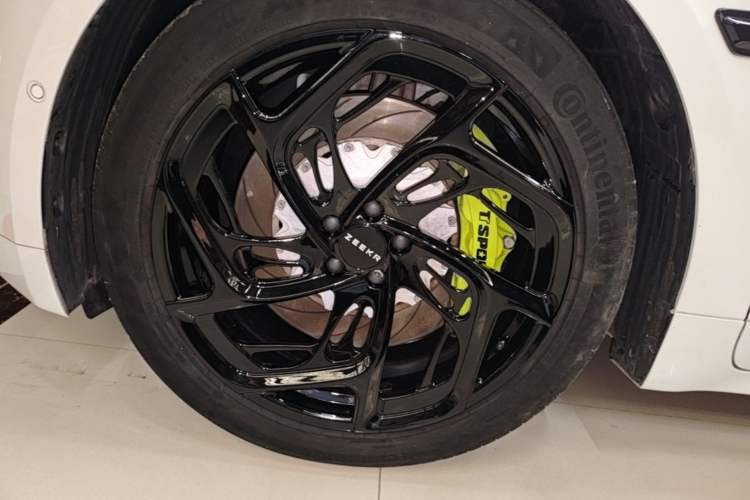 Used Zeekr 001 2022 Long-Range Dual-Motor WE Edition Left Front Wheel Hub