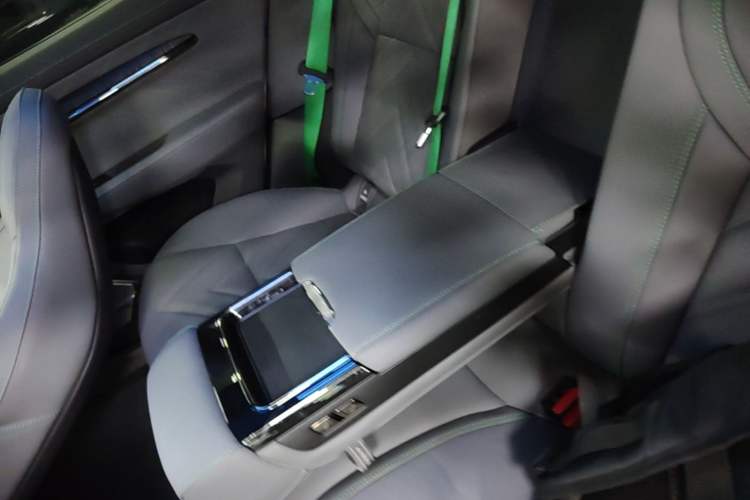 Used Zeekr 001 2022 Ultra-Long Range Dual-Motor YOU Version Left Rear Seat
