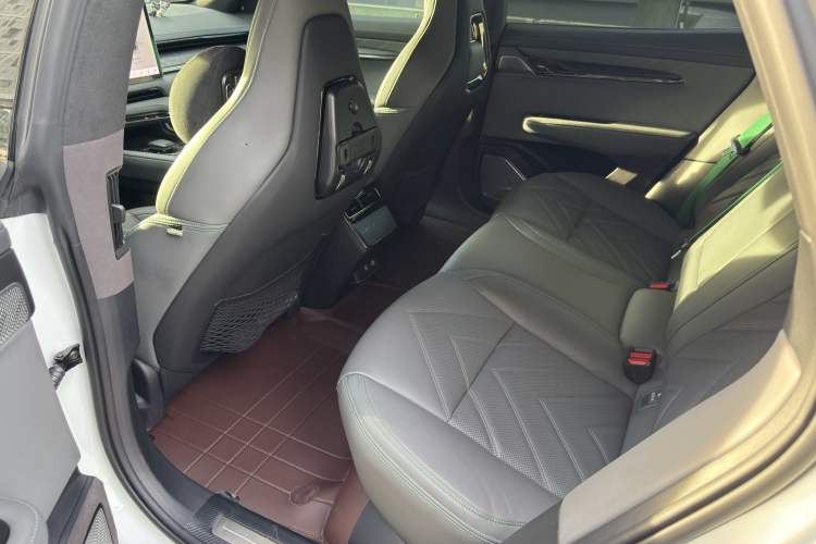 Used Zeekr 001 2022 Ultra-Long Range Dual-Motor YOU Version Left Rear Seat