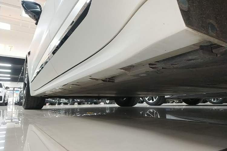 Used Zeekr 001 2022 Long-Range Dual-Motor WE Edition Left Side Sill