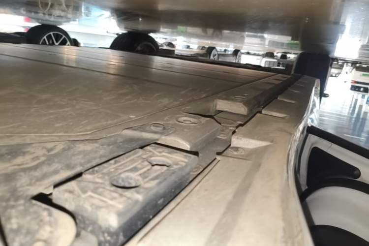 Used Zeekr 001 2022 Ultra-Long Range Dual-Motor YOU Version Left Side Sill