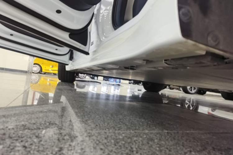 Used Zeekr 001 2022 Long-Range Dual-Motor WE Edition Left Side Sill