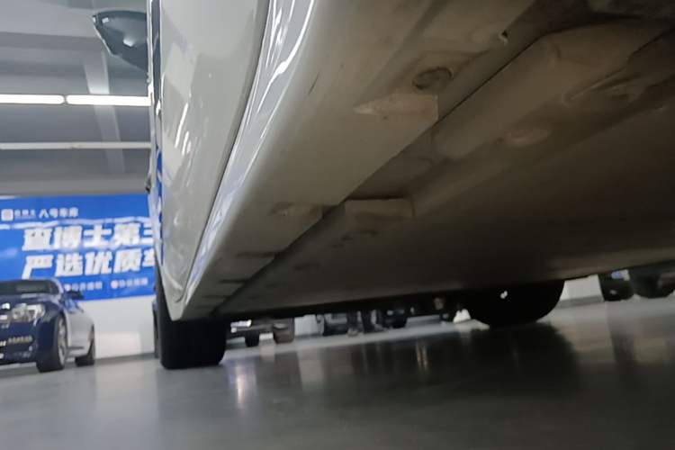 Used Zeekr 001 2022 Ultra-Long Range Dual-Motor ME Version Left Side Sill