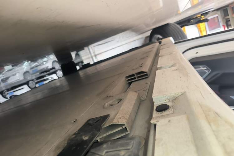 Used Zeekr 001 2022 Long-Range Dual-Motor WE Edition Left Side Sill