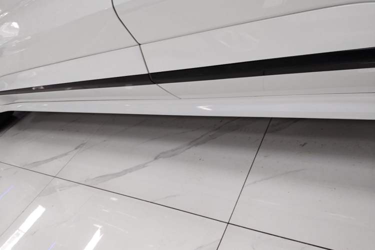 Used Zeekr 001 2022 Ultra-Long Range Dual-Motor YOU Version Left Side Sill