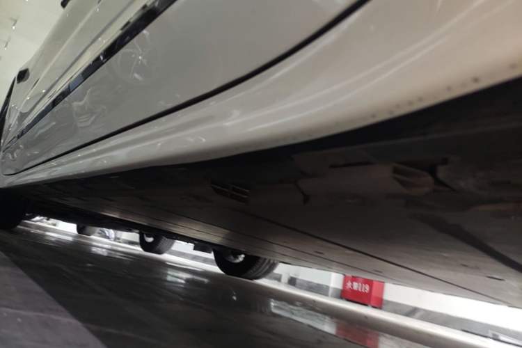 Used Zeekr 001 2022 Long-Range Dual-Motor WE Edition Left Side Sill