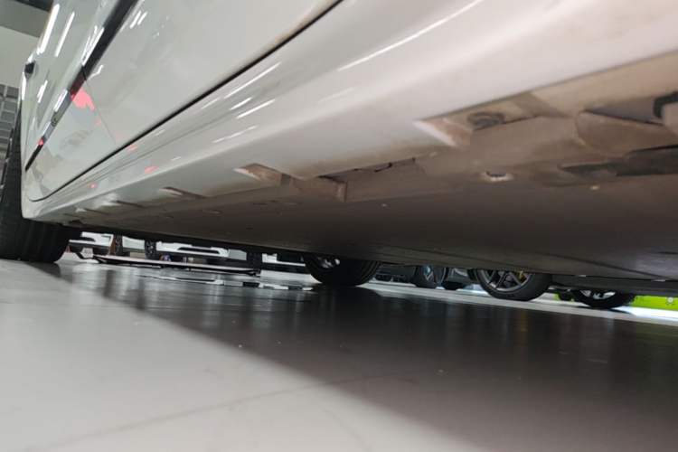 Used Zeekr 001 2022 Long-Range Dual-Motor WE Edition Left Side Sill