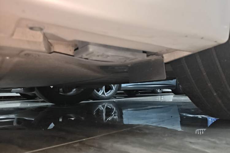 Used Zeekr 001 2022 Ultra-Long Range Dual-Motor YOU Version Left Side Sill