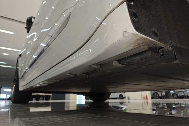 Used Zeekr 001 2022 Ultra-Long Range Dual-Motor YOU Version Left Side Sill