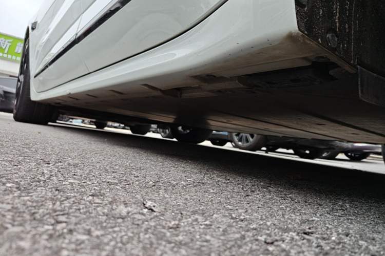 Used Zeekr 001 2022 Long-Range Dual-Motor WE Edition Left Side Sill