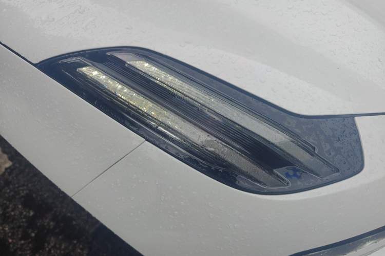 Used Zeekr 001 2022 Ultra-Long Range Single-Motor WE Version Right Front Headlight