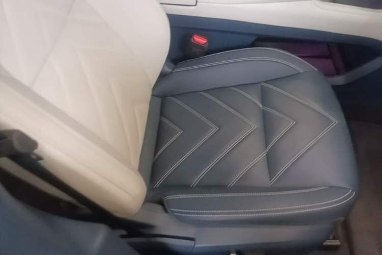 Used Zeekr 001 2022 Ultra-Long Range Dual-Motor YOU Version Right Front Seat