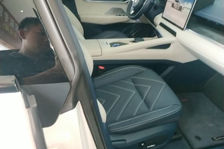 Used Zeekr 001 2022 Ultra-Long Range Single-Motor WE Version Right Front Seat