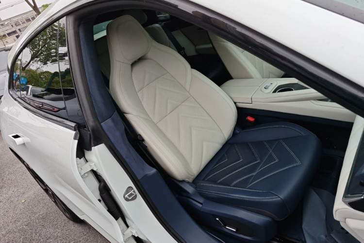 Used Zeekr 001 2022 Long-Range Dual-Motor WE Edition Right Front Seat