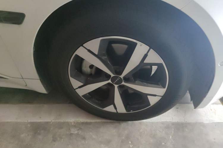 Used Zeekr 001 2022 Ultra-Long Range Single-Motor WE Version Right Front Wheel Hub