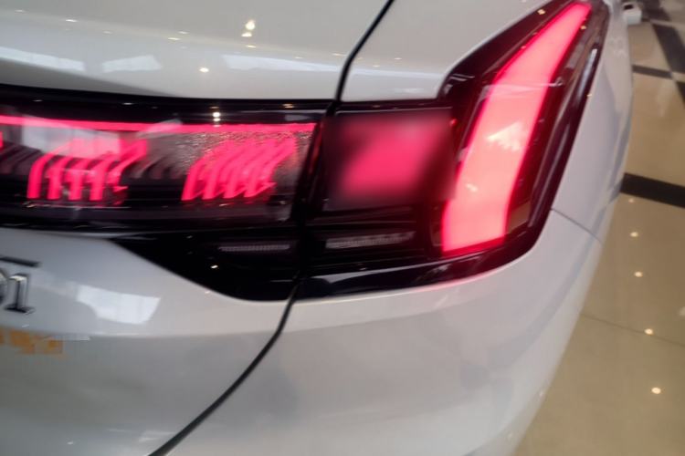 Used Zeekr 001 2022 Ultra-Long Range Single-Motor WE Version Right Rear Taillight