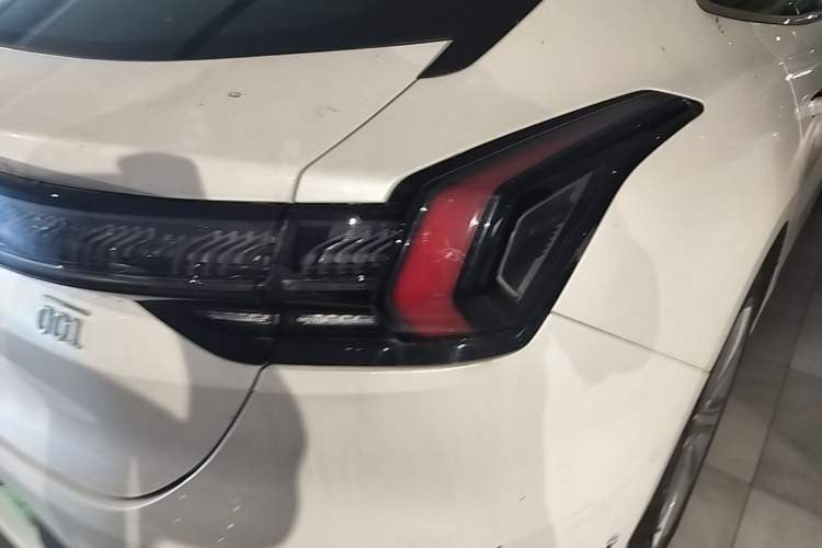 Used Zeekr 001 2022 Ultra-Long Range Single-Motor WE Version Right Rear Taillight