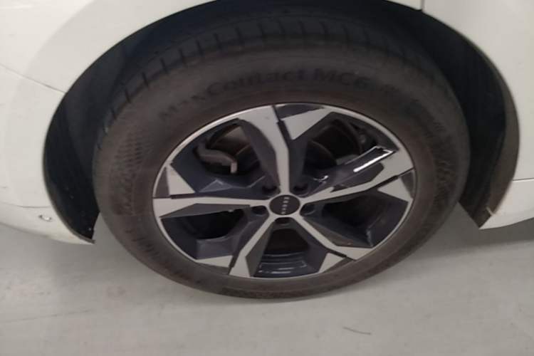 Used Zeekr 001 2022 Long-Range Dual-Motor WE Edition Right Rear Wheel Hub