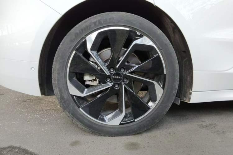 Used Zeekr 001 2022 Ultra-Long Range Single-Motor WE Version Right Rear Wheel Hub