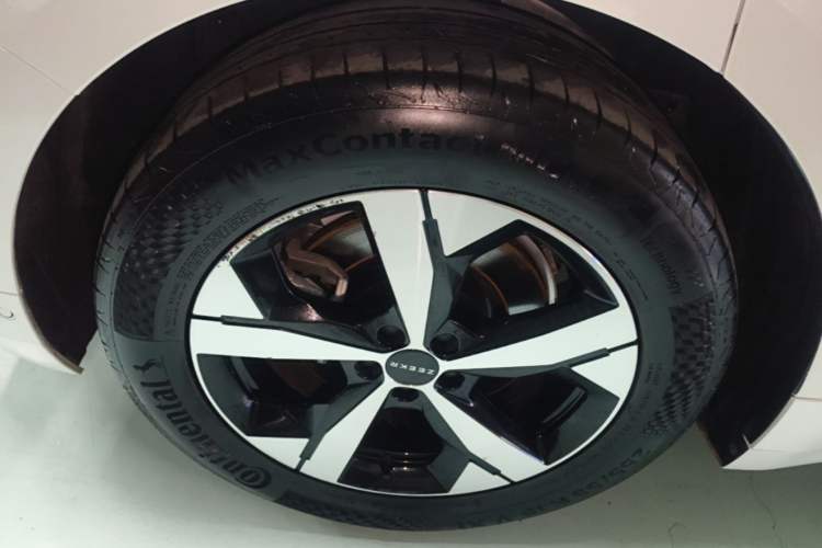 Used Zeekr 001 2022 Ultra-Long Range Single-Motor WE Version Right Rear Wheel Hub