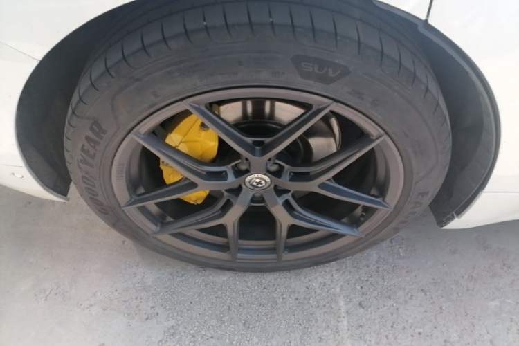 Used Zeekr 001 2022 Long-Range Dual-Motor WE Edition Right Rear Wheel Hub