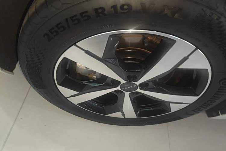 Used Zeekr 001 2022 Long-Range Dual-Motor WE Edition Right Rear Wheel Hub