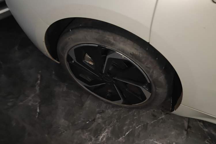 Used Zeekr 001 2022 Long-Range Dual-Motor WE Edition Right Rear Wheel Hub