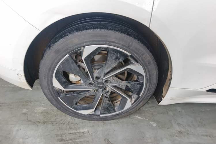 Used Zeekr 001 2022 Long-Range Dual-Motor WE Edition Right Rear Wheel Hub