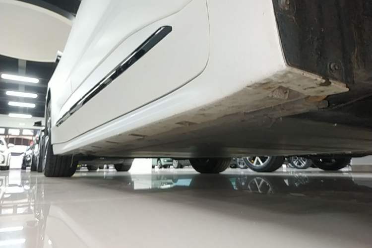 Used Zeekr 001 2022 Long-Range Dual-Motor WE Edition Right Side Sill