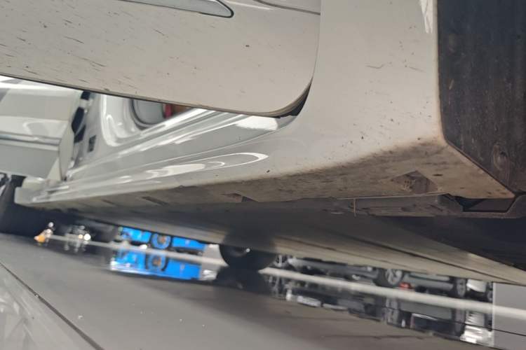 Used Zeekr 001 2022 Ultra-Long Range Dual-Motor YOU Version Right Side Sill