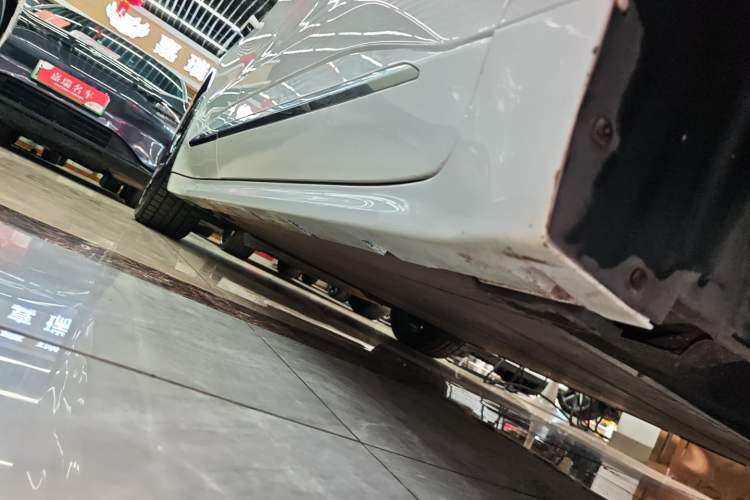 Used Zeekr 001 2022 Ultra-Long Range Dual-Motor ME Version Right Side Sill