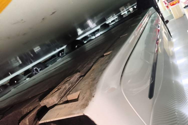 Used Zeekr 001 2022 Ultra-Long Range Single-Motor WE Version Right Side Sill