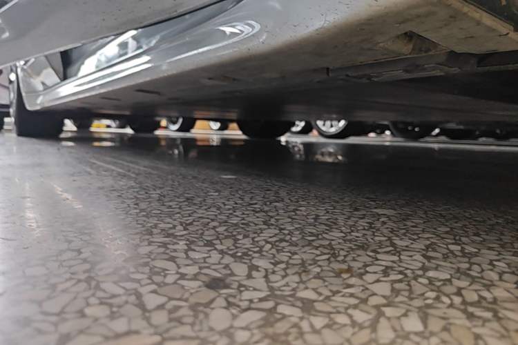 Used Zeekr 001 2022 Ultra-Long Range Dual-Motor YOU Version Right Side Sill